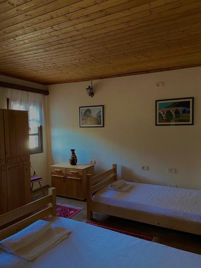 Teo'S Guest House 培拉特 外观 照片