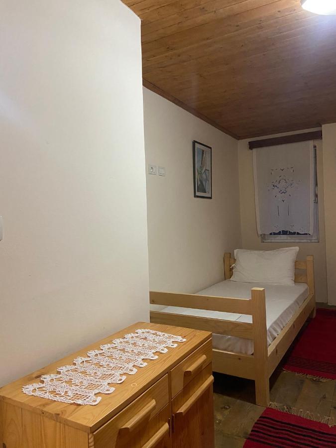 Teo'S Guest House 培拉特 外观 照片